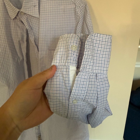 Men’s Size Medium 100% Cotton Checkered Blue and White Long Sleeve Button Down - Picture 5 of 9